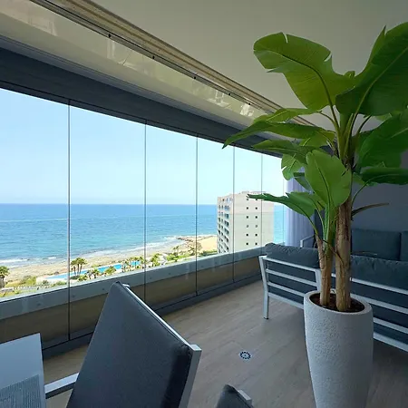 아파트 Luxury Posidonia Punta Prima *