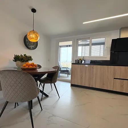 Luxury Posidonia Punta Prima 아파트