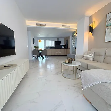 Luxury Posidonia Punta Prima 아파트 *